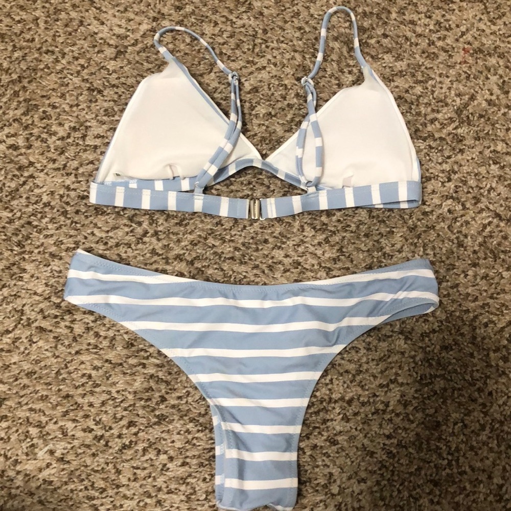 Triangle thong bikini - Picture 2 of 4